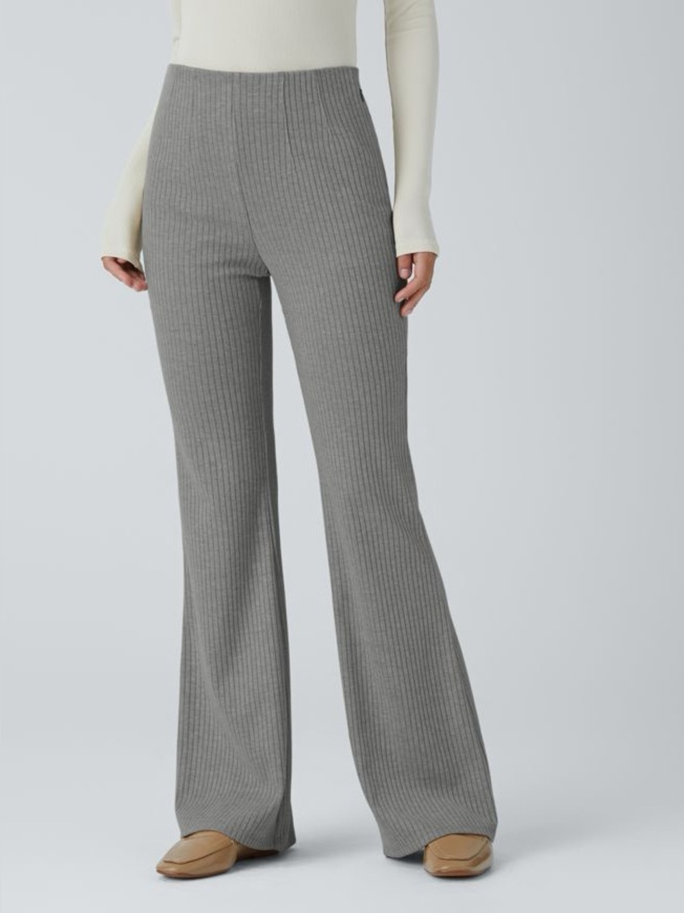 HALARA Ribbed Knit High Waisted Side Zipper Pockets Flare Pants - size medium